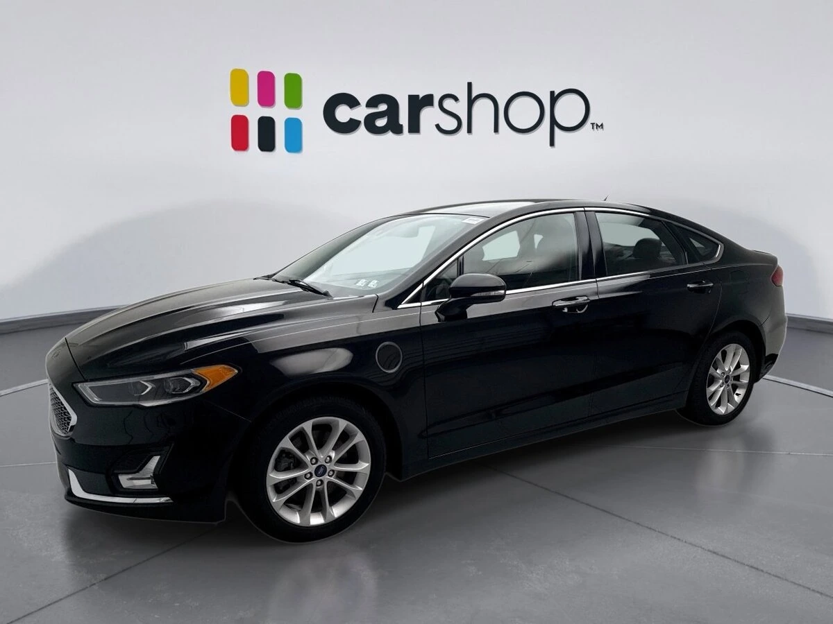 2020 Ford Fusion Plug-In Hybrid Titanium's photo