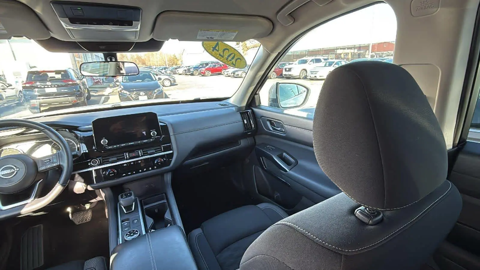 2024 Nissan Pathfinder SV photo 18