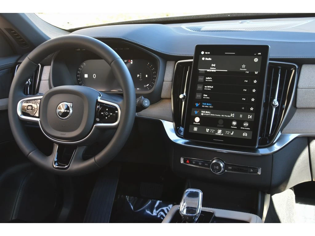 2026 Volvo - image 18