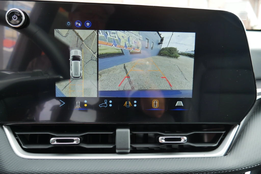 2027 Chevrolet Equinox LT - Photo 29