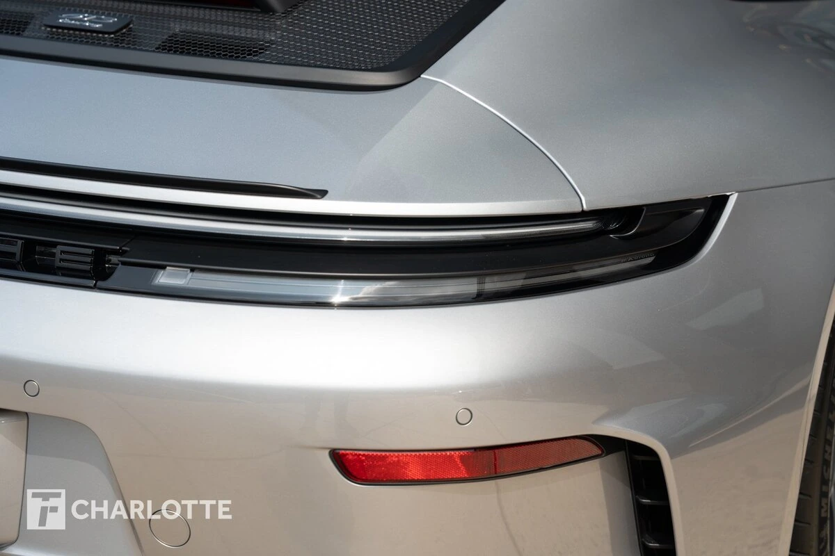 2026 Porsche 911 GT3 Touring Package - Photo 19