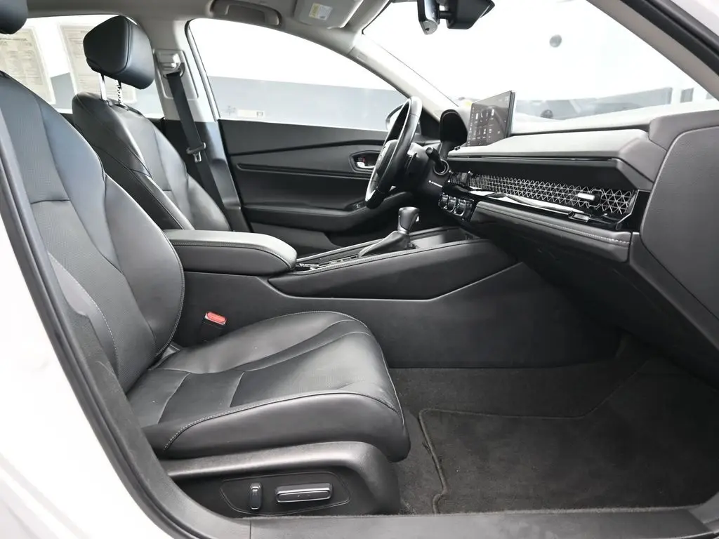2023 Honda Accord Hybrid Touring photo 31