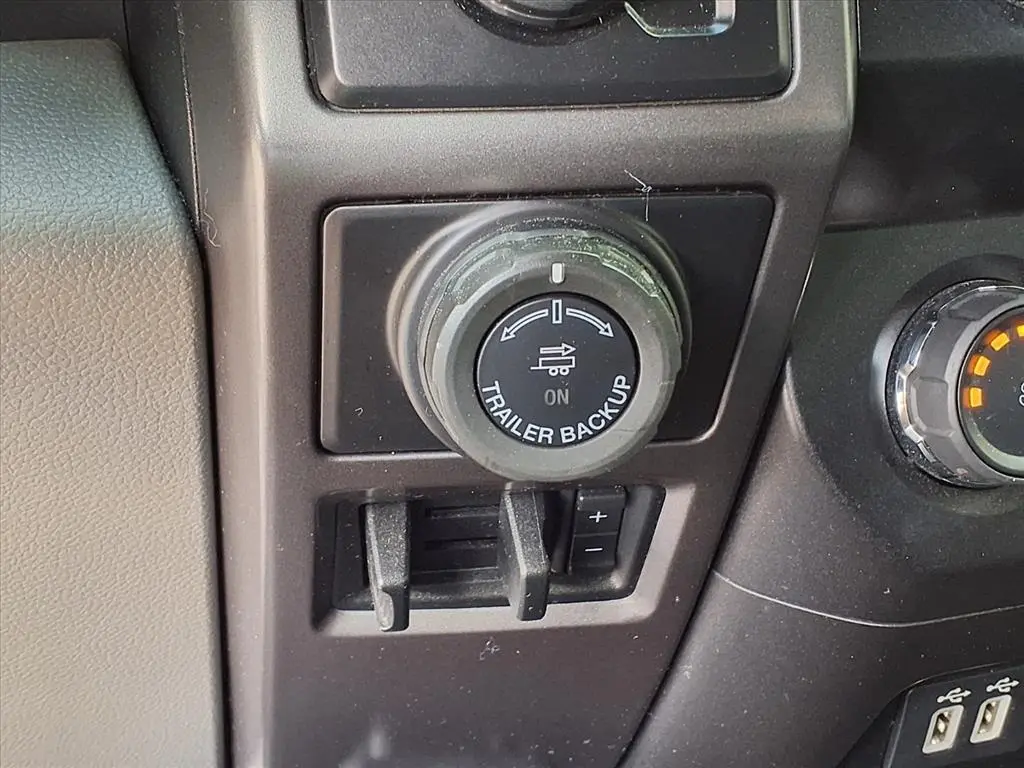 2019 Ford F-150 XLT photo 26