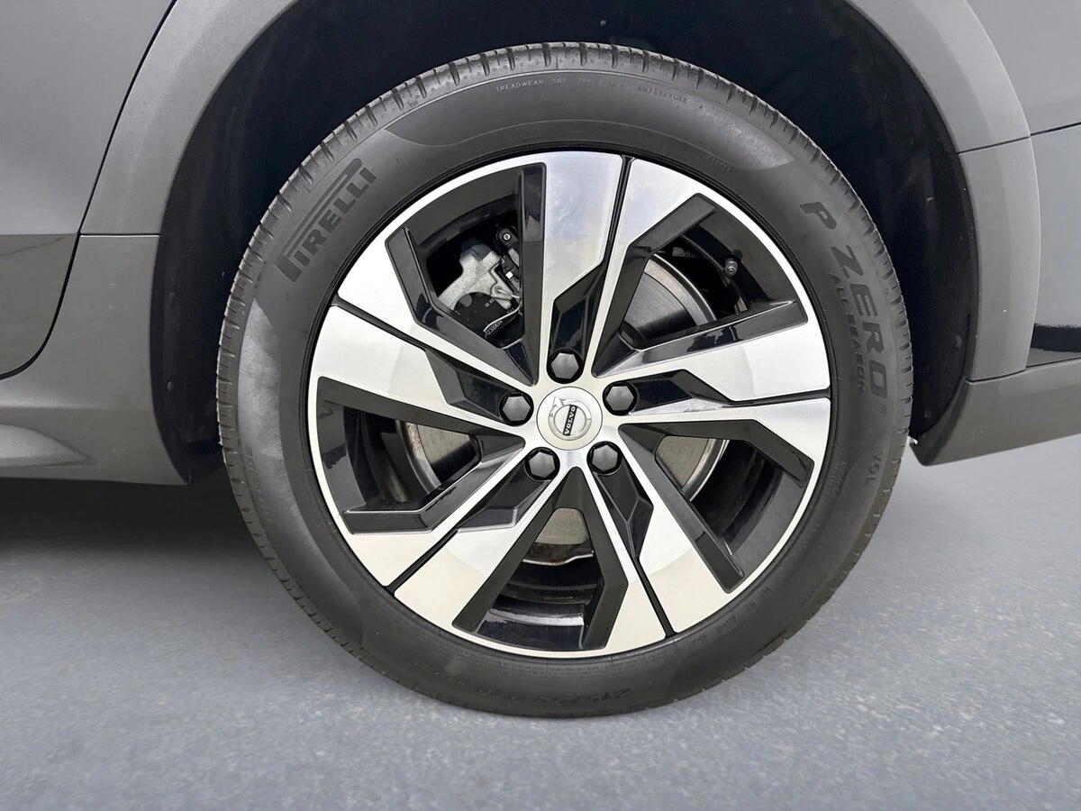 2024 Volvo - image 22