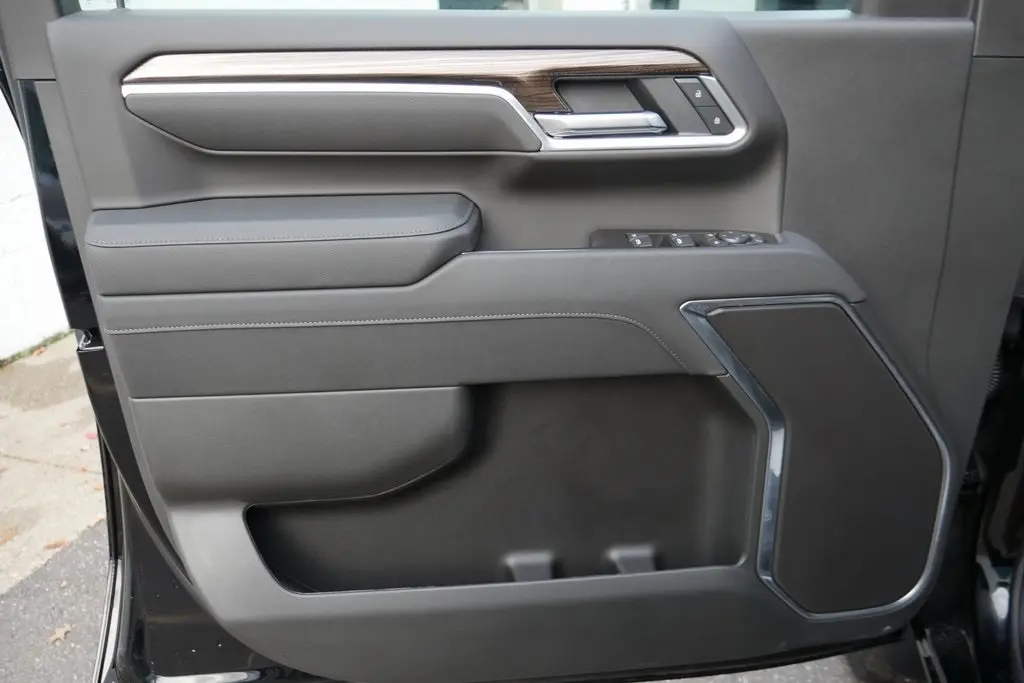 2026 Chevrolet Silverado LT photo 28