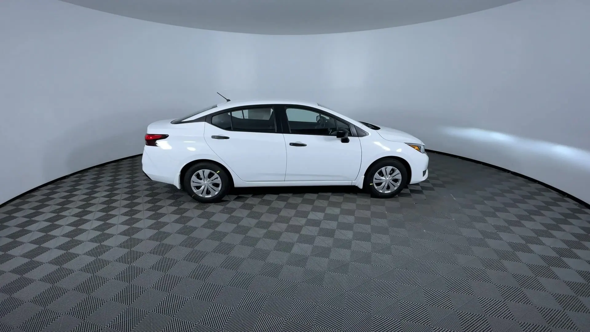 2025 Nissan Versa S photo 9
