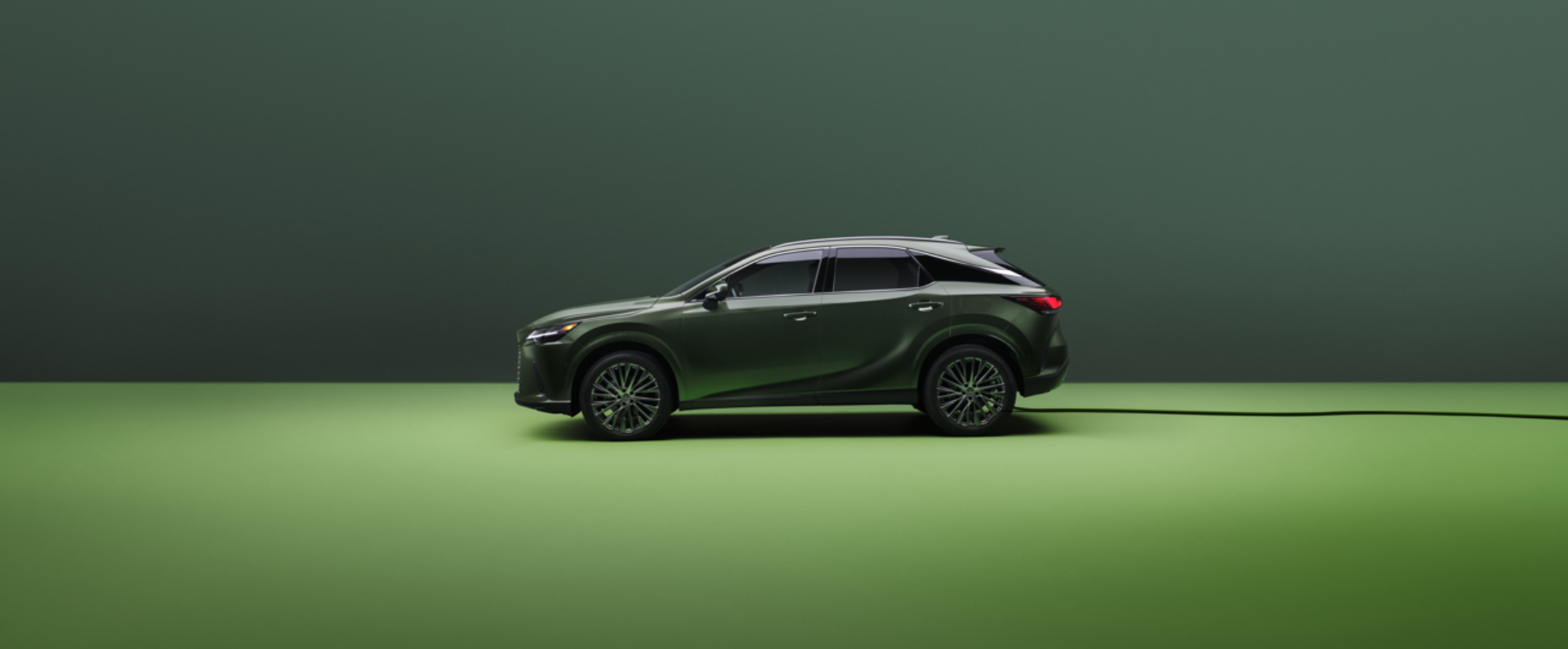 RX 450h+ Luxury AWD shown in Nori Green Pearl