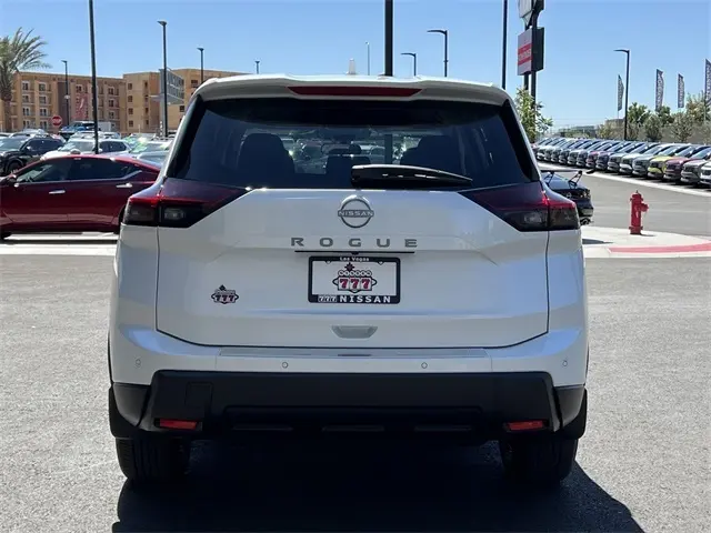 2026 Nissan Rogue SV photo 4