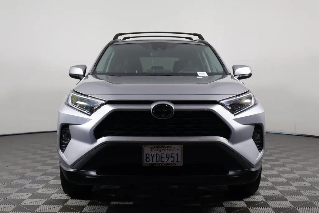 2021 Toyota RAV4 XLE Premium photo 2