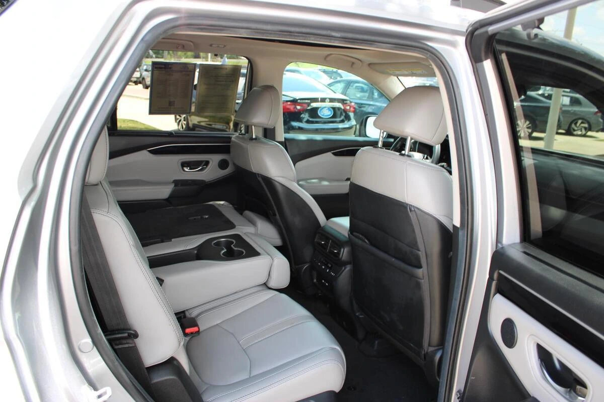 2025 Honda Pilot Touring - Photo 19