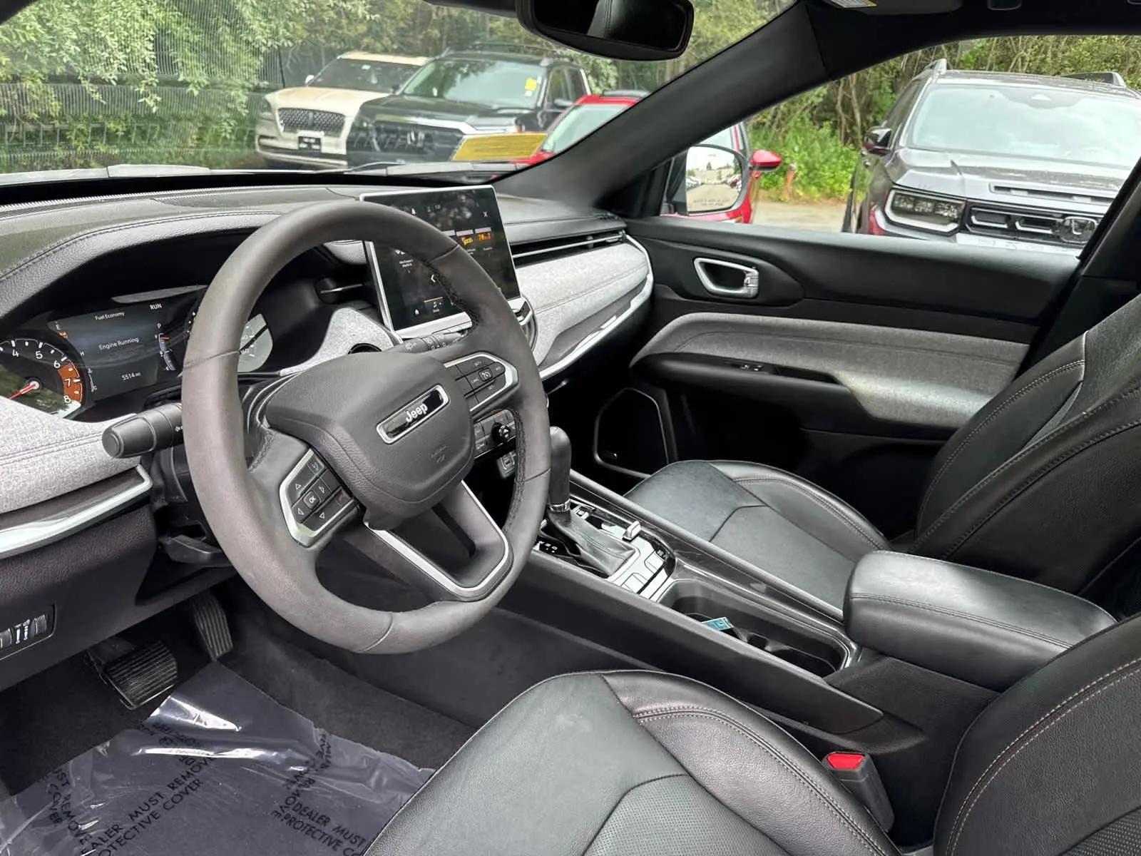 2023 Jeep Compass Latitude Lux photo 11
