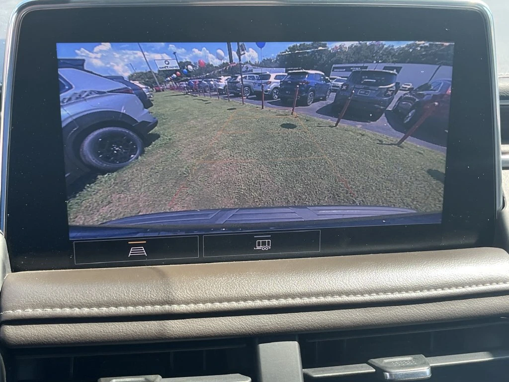 2021 Chevrolet Suburban LT - Photo 17