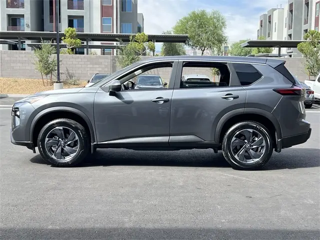 2026 Nissan Rogue SV photo 2