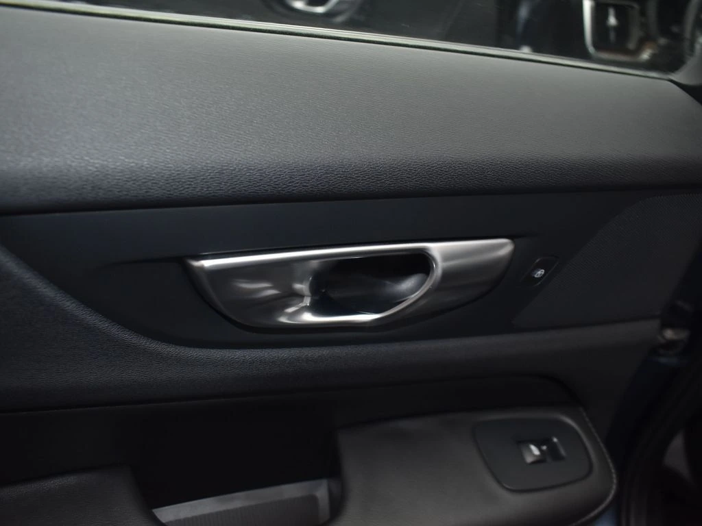 2024 Volvo - image 21