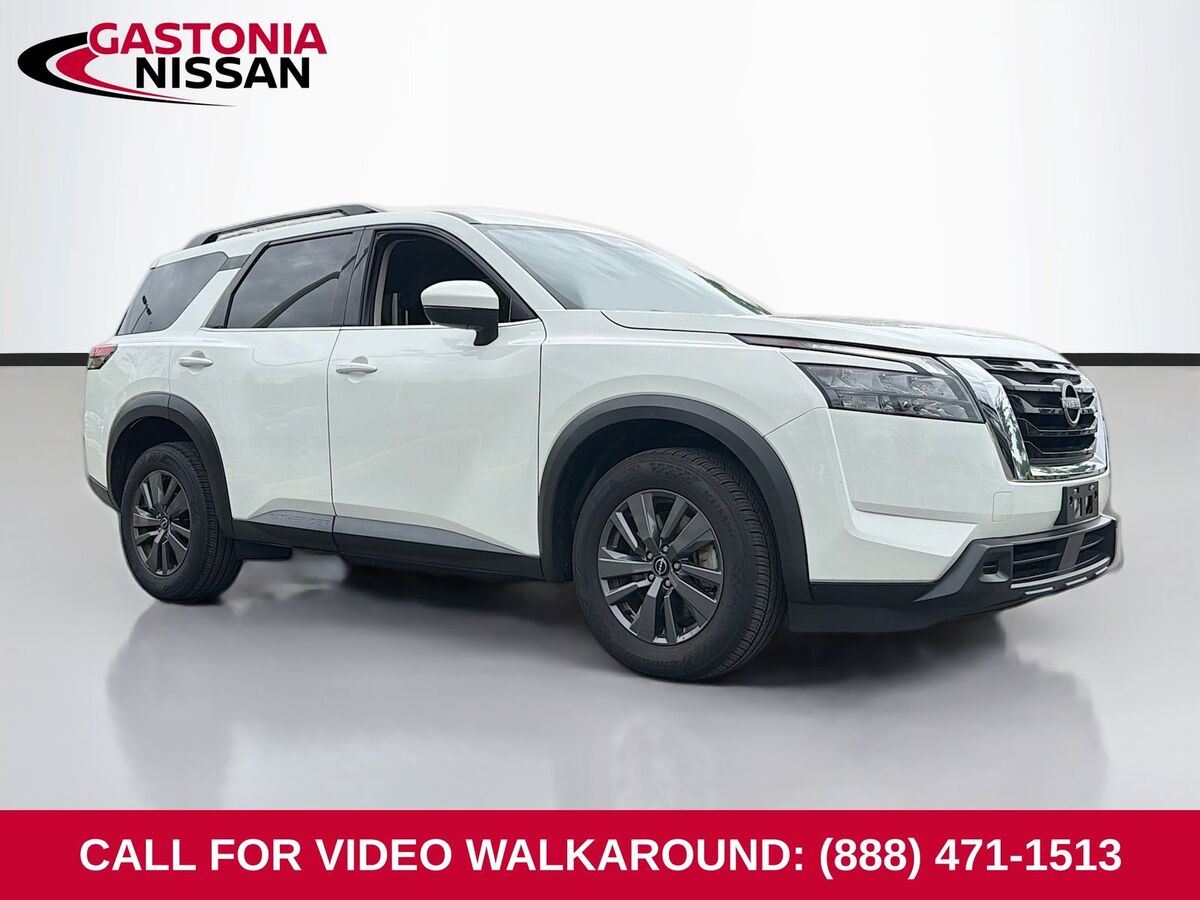 2023 Nissan Pathfinder SV