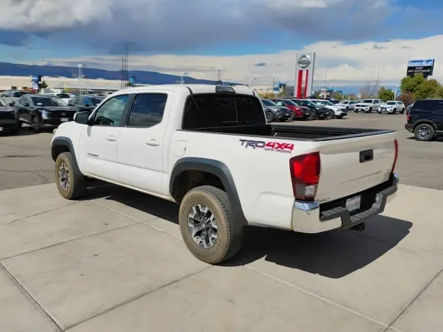 2018 Toyota Tacoma TRD Off-Road V6 photo 5