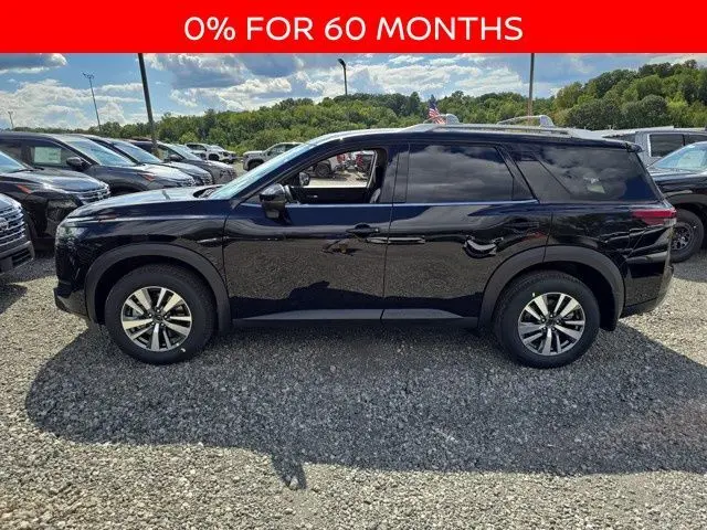2025 Nissan Pathfinder SL photo 2