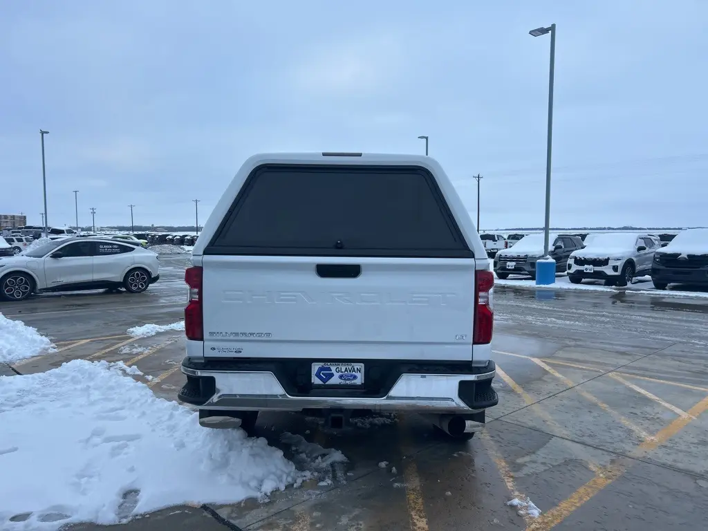 2025 Chevrolet Silverado 2500HD LT photo 4