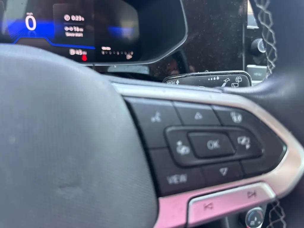 2022 Volkswagen Taos S photo 17