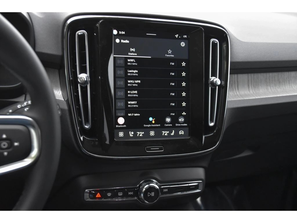 2026 Volvo - image 19