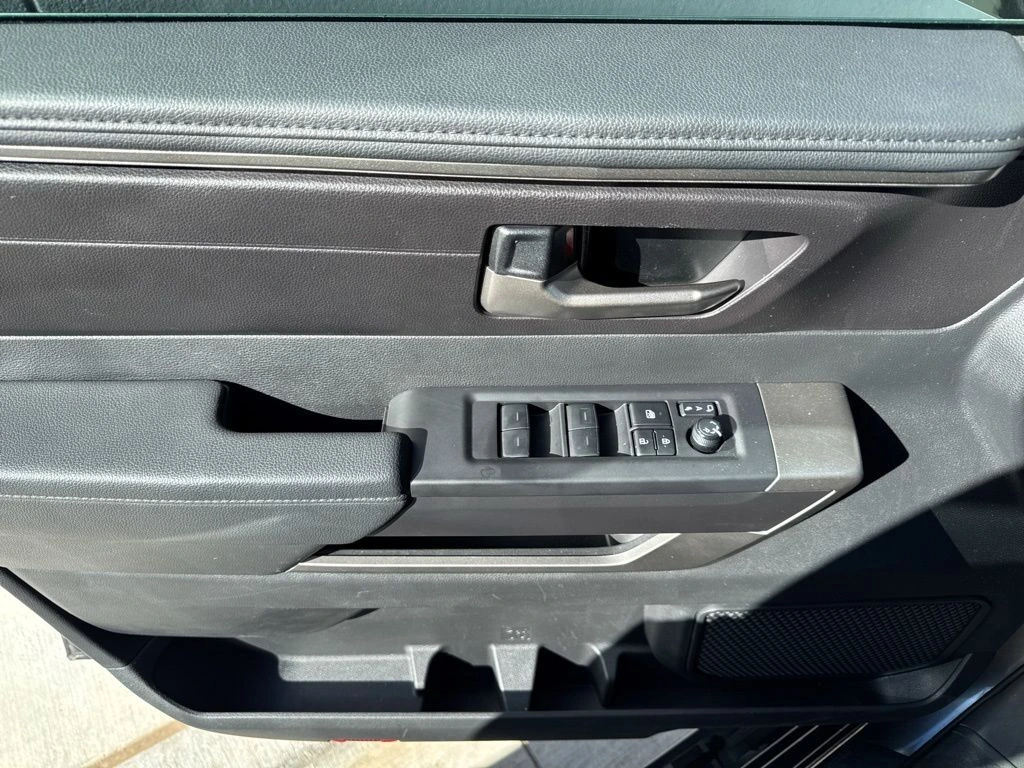 2025 Toyota Sequoia SR5 - Photo 23