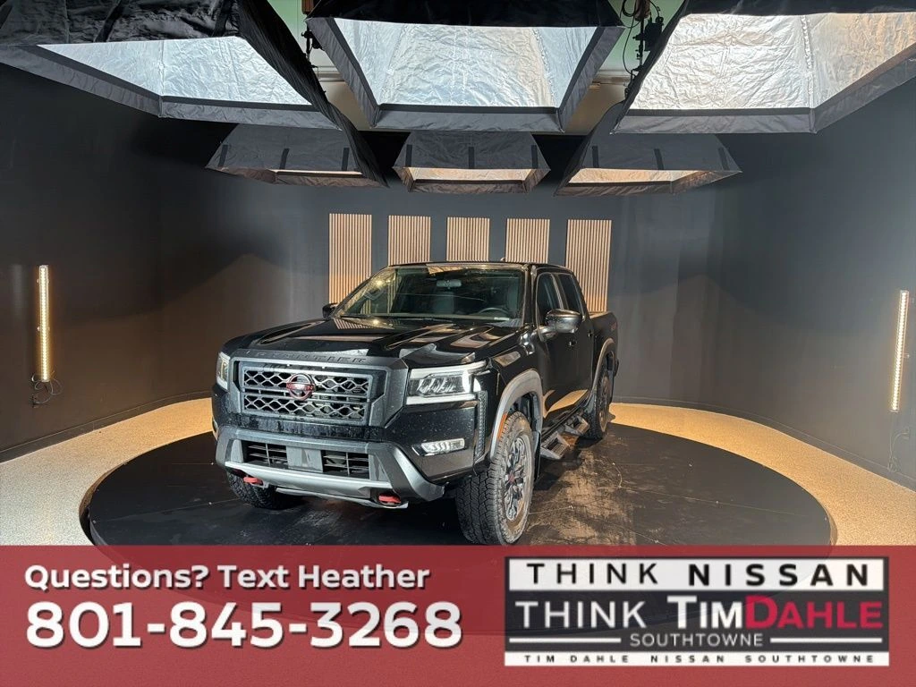 2023 Nissan Frontier PRO-4X Crew Cab 4X4's photo