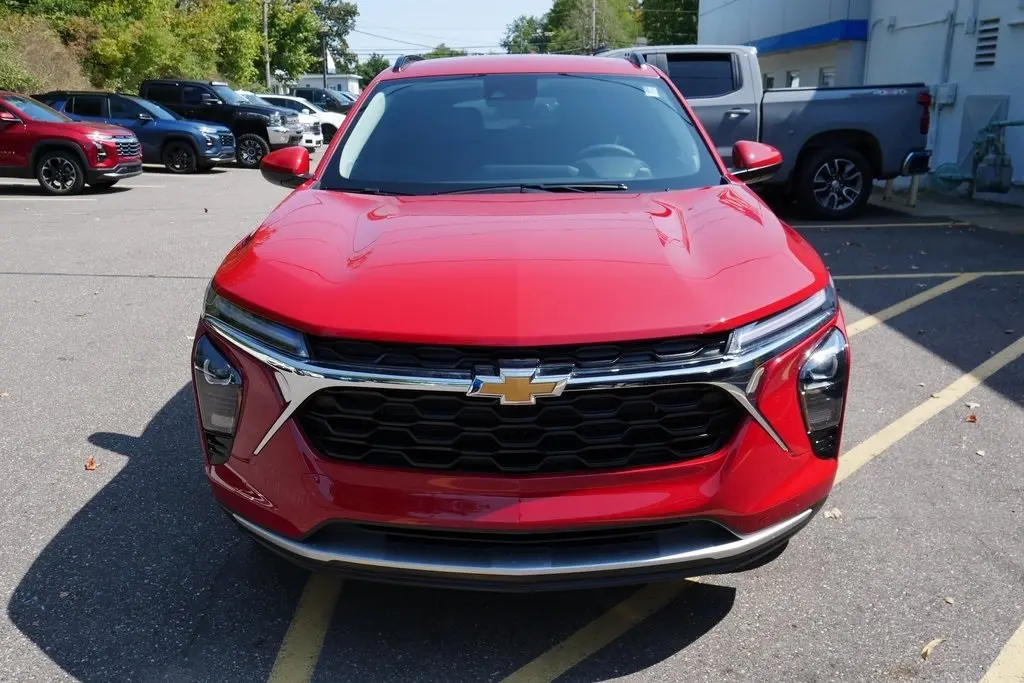 2026 Chevrolet Trax LT photo 3