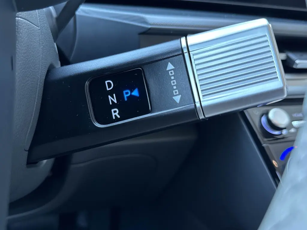 2026 Hyundai Santa Fe SE photo 4