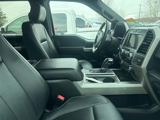 2019 Ford F-150 Lariat photo 2