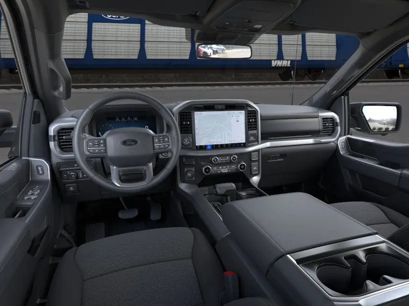 2025 Ford F-150 XLT photo 2