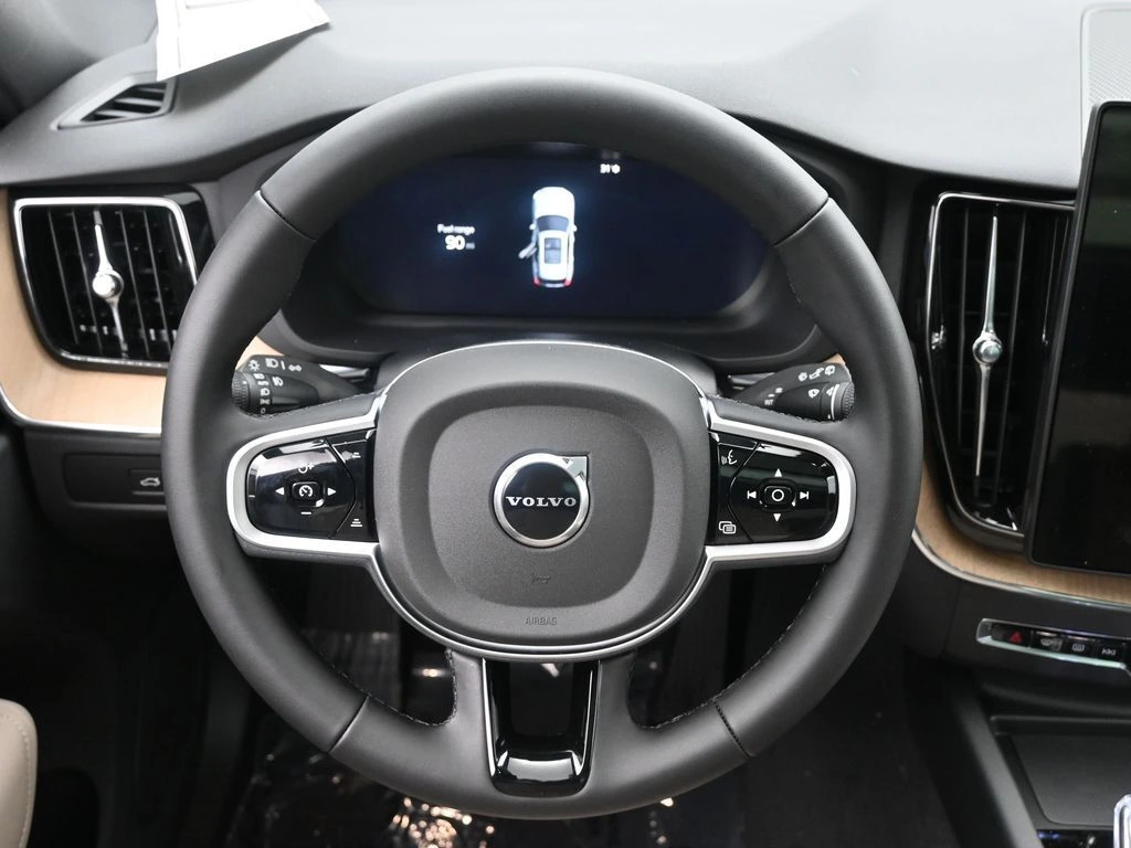 2026 Volvo - image 17