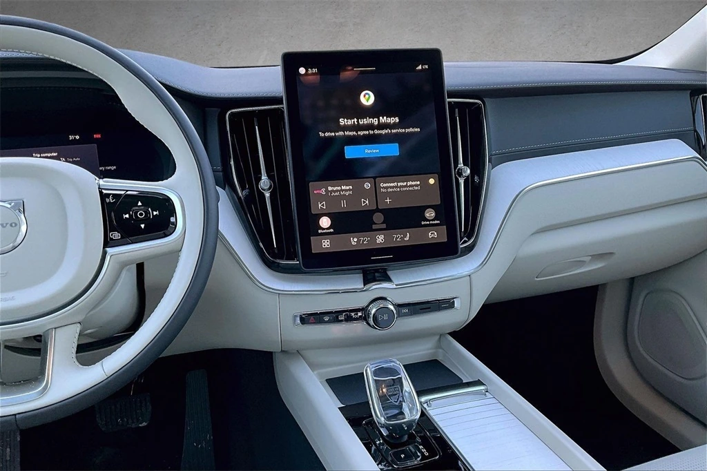 2026 Volvo - image 6