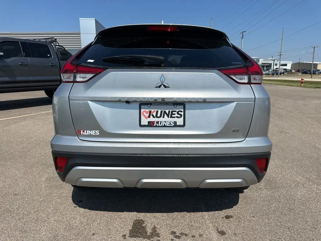 2024 Mitsubishi Eclipse Cross SEL photo 8