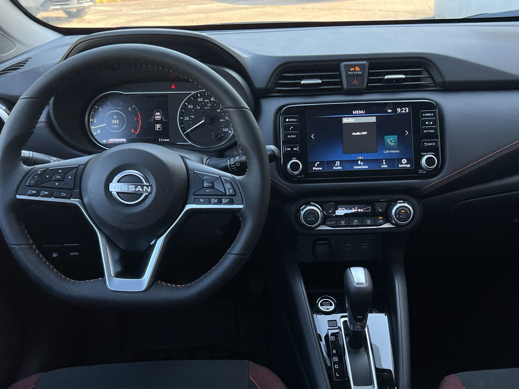 2025 Nissan Versa SR photo 17