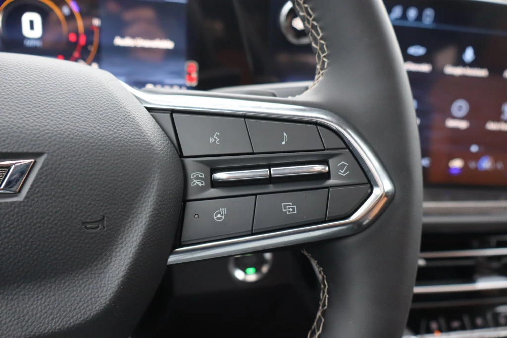 2027 Chevrolet Traverse Z71 - Photo 10