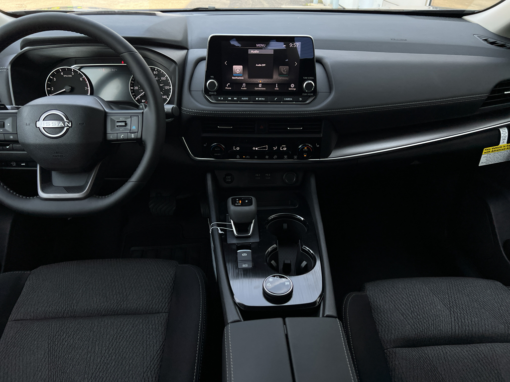 2026 Nissan Rogue SV photo 17