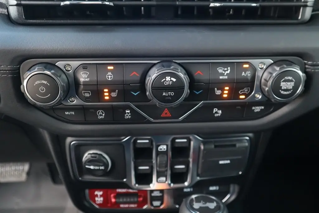 2025 Jeep Wrangler Rubicon X photo 8
