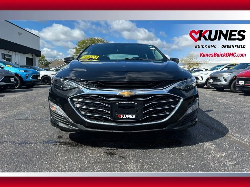 2024 Chevrolet Malibu 1LT photo 3