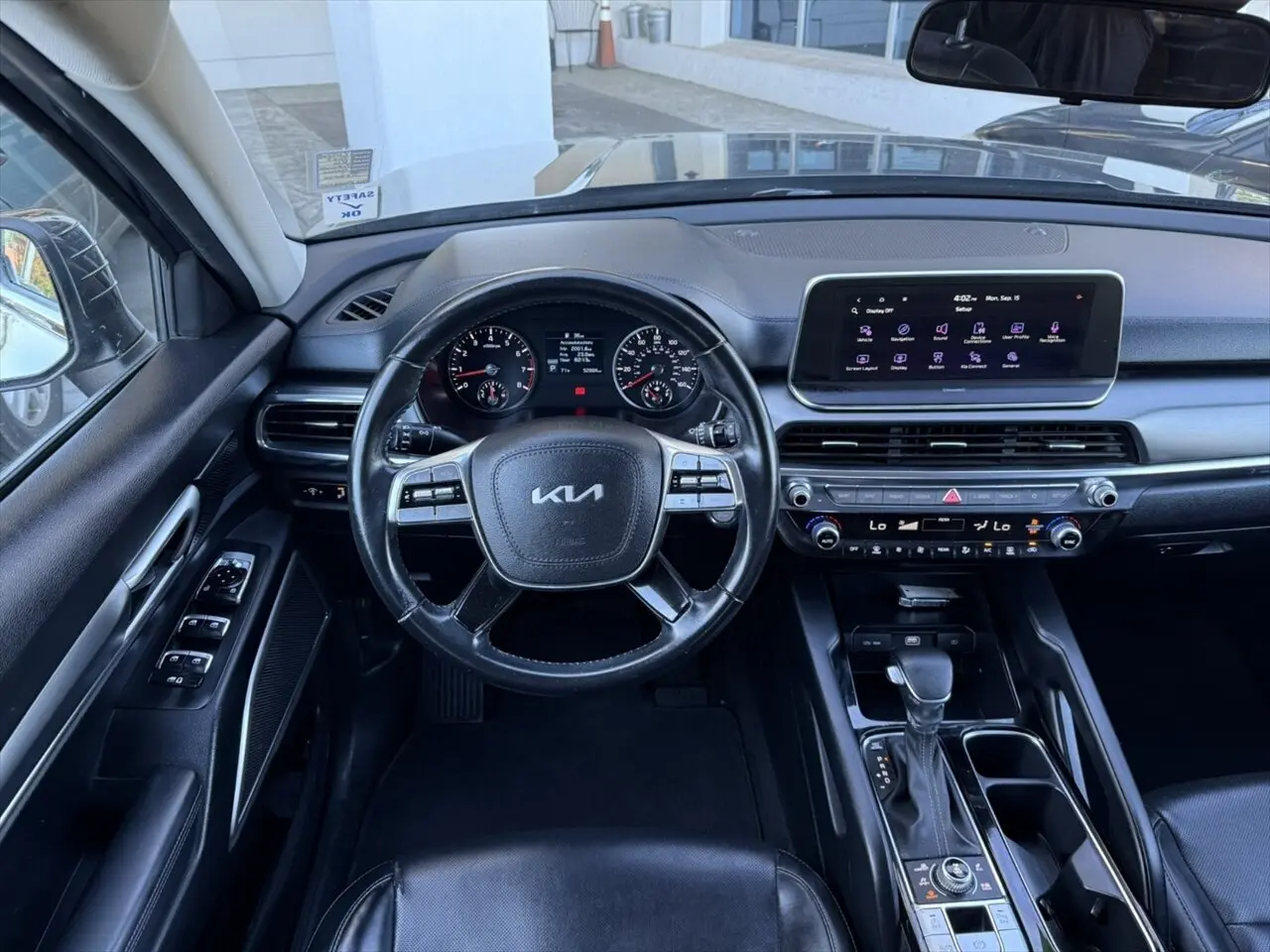 2022 Kia Telluride LX photo 13
