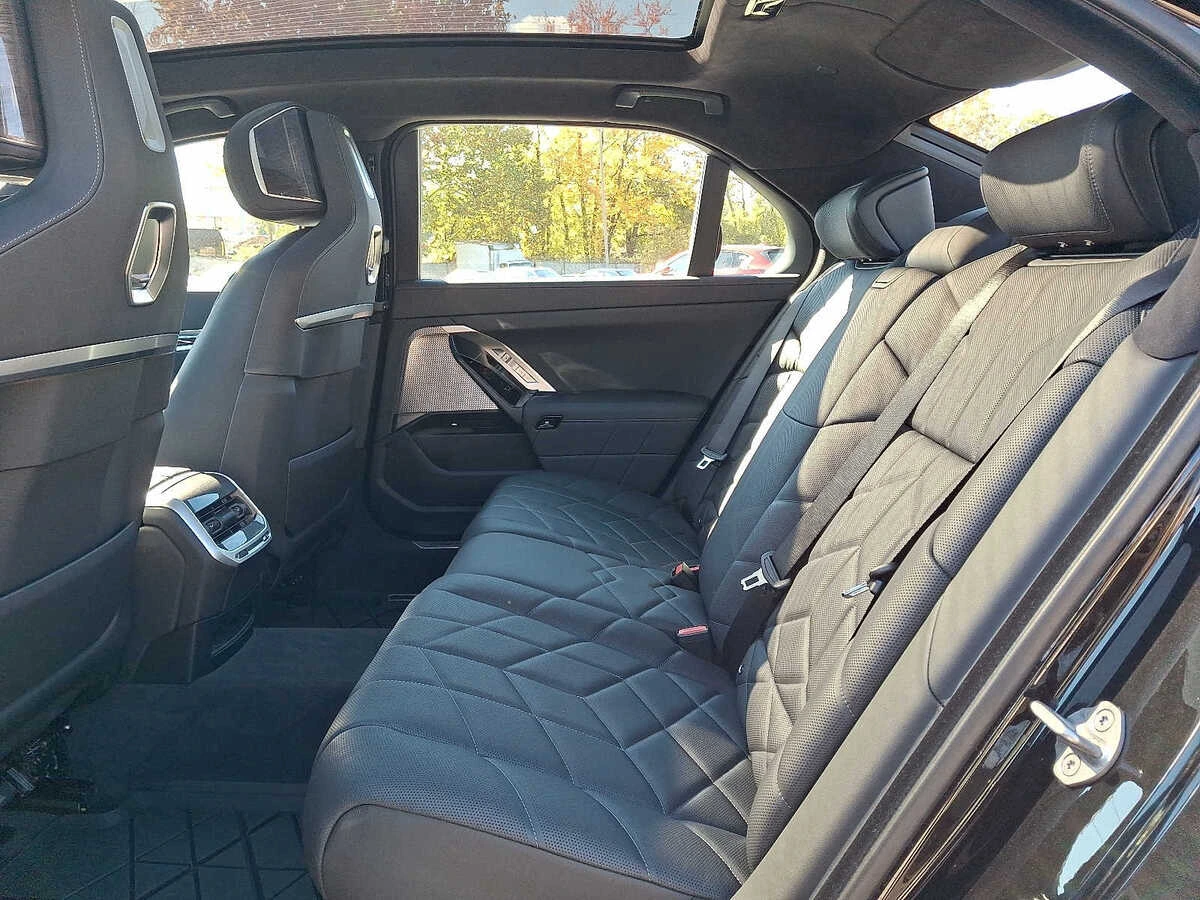 2024 BMW i7 Base - Photo 10