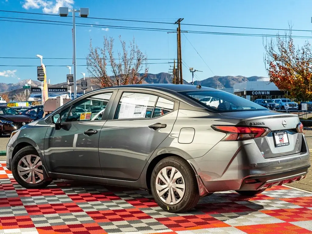 2025 Nissan Versa 1.6 S photo 4