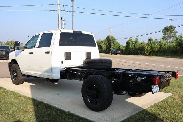 2025 RAM 3500 Chassis Tradesman - Photo 28