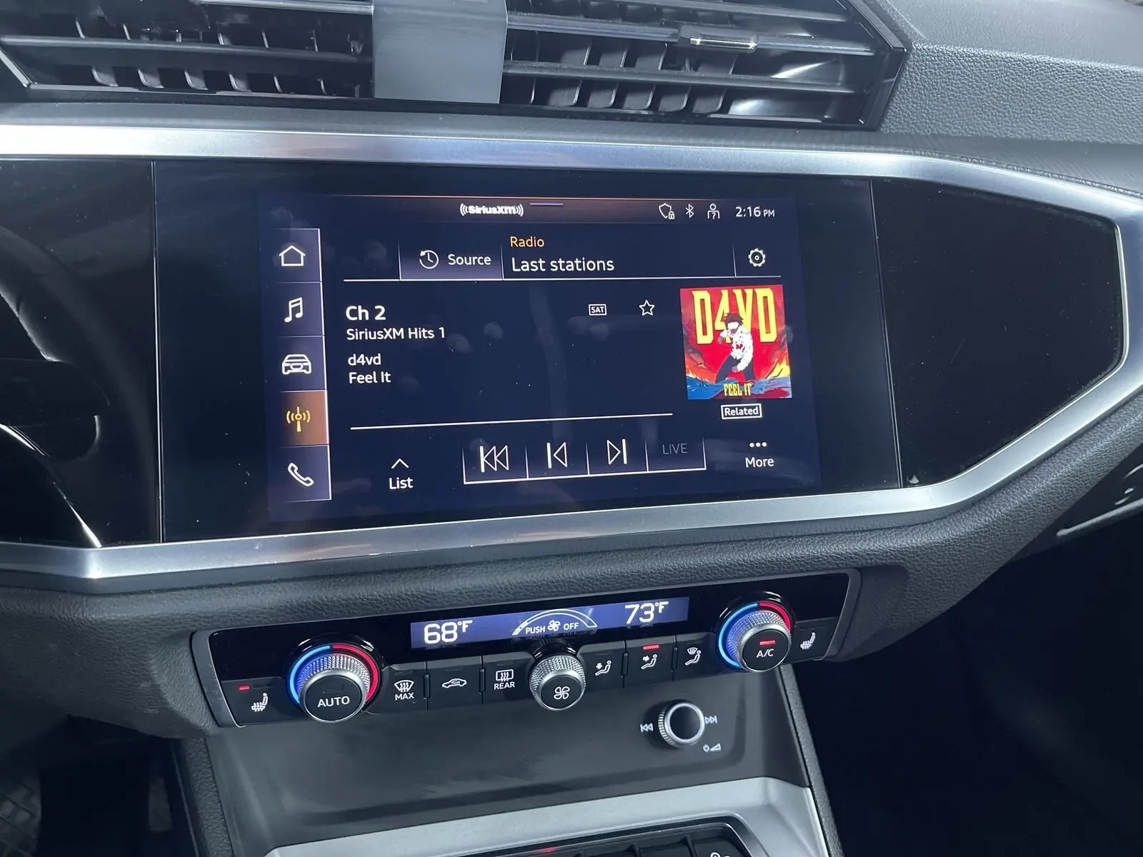 2022 Audi Q3 Premium Plus 40 TFSI photo 16