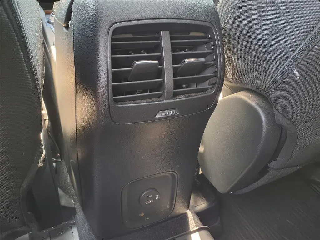 2021 Ford Escape SE photo 6