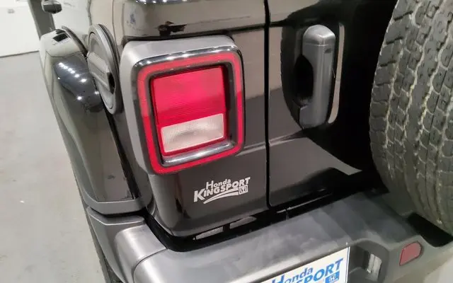2021 Jeep Wrangler Unlimited Sahara photo 10