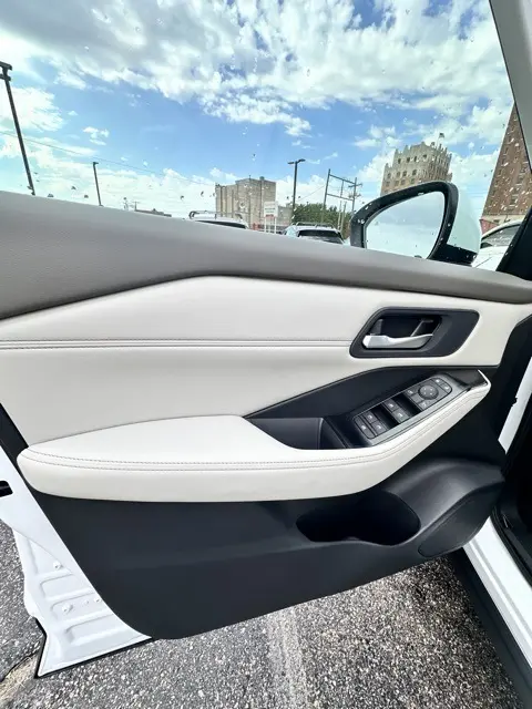 2026 Nissan Rogue SV photo 13