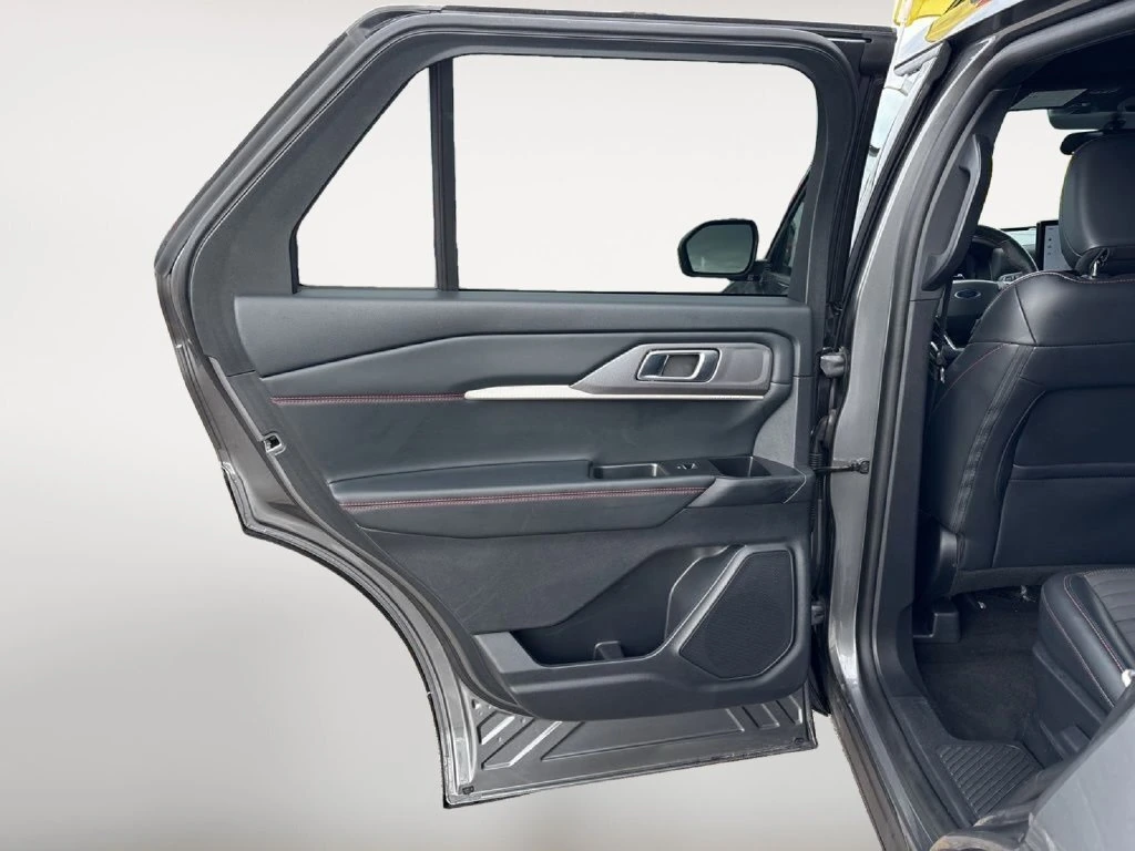 2025 Ford Explorer ST-LINE - Photo 31