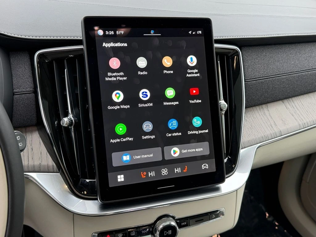 2025 Volvo - image 24