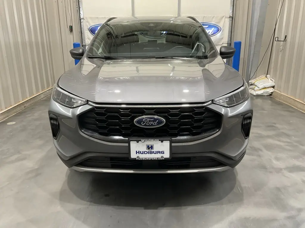 2025 Ford Escape ST-Line photo 2