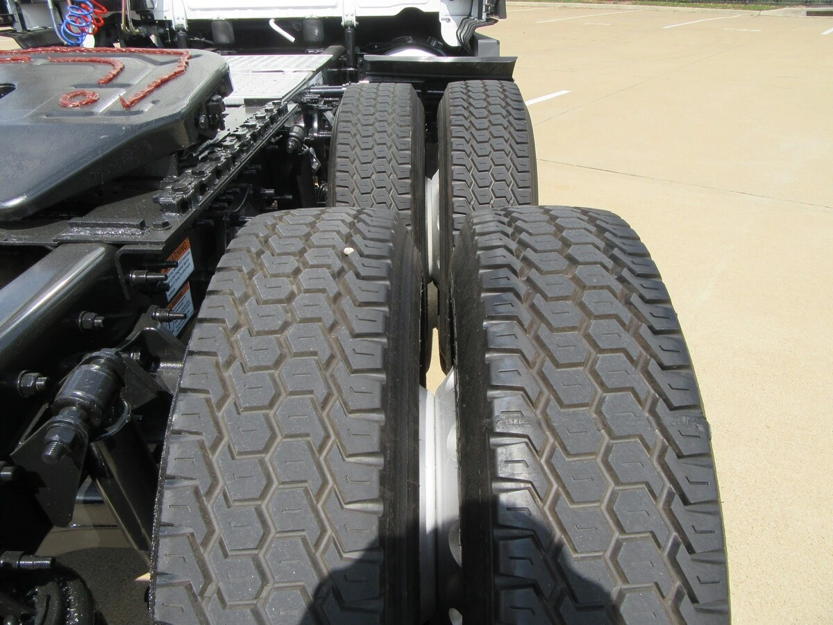 2023 Freightliner Cascadia - image 16